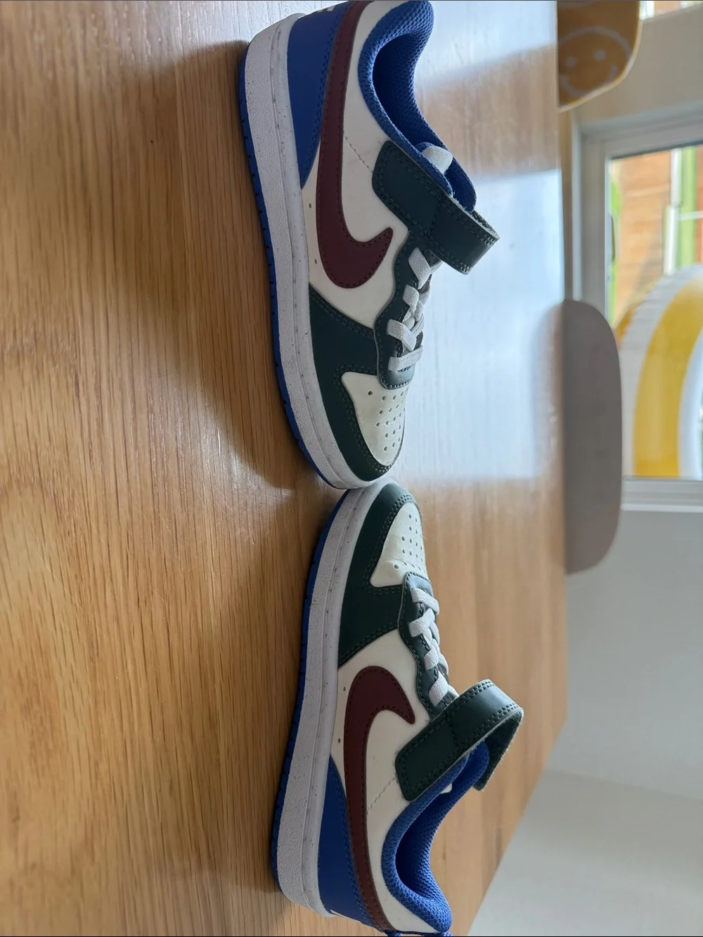Nike Kids Low-Top Sneakers in White, Forest Green & Maroon with Blue Lining